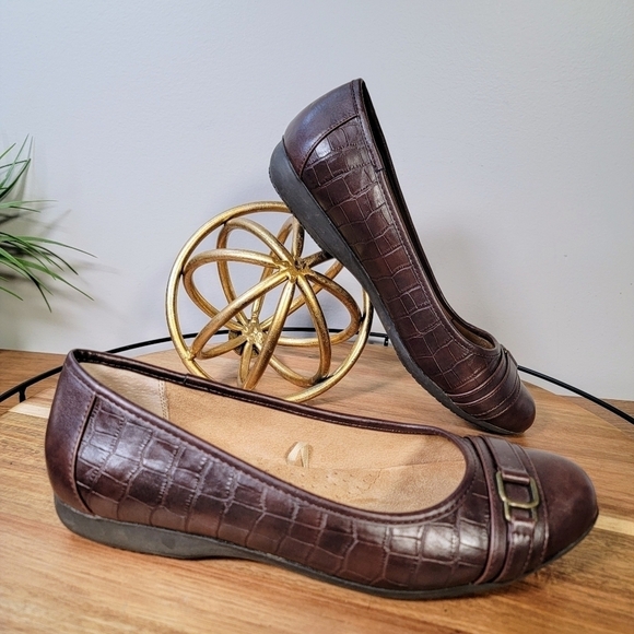 Croft and Barrow Brown Vegan Leather Croc Embossed Ballet Flats Size 8.5 - Picture 9 of 17